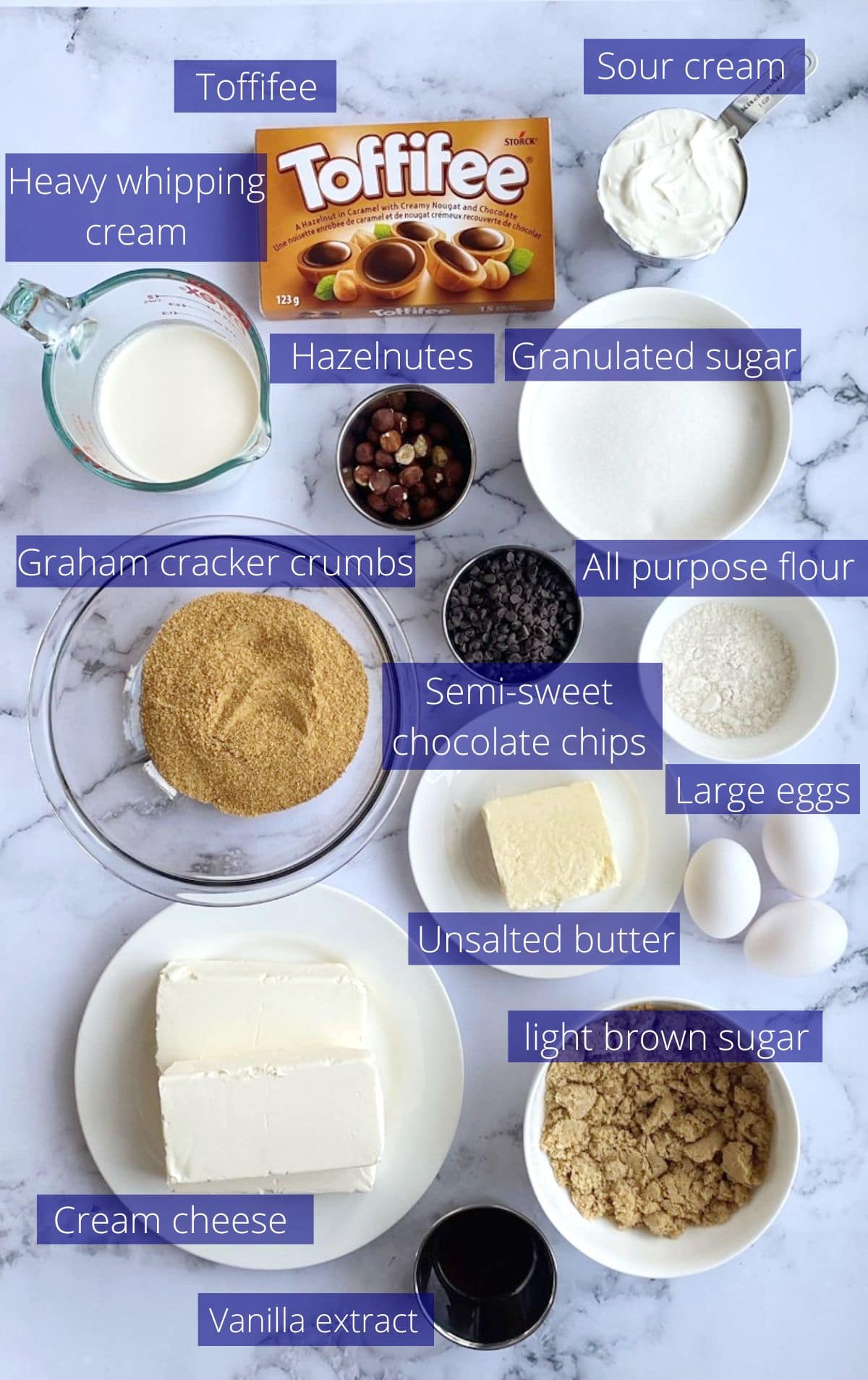 Ingredients needed to make Toffifee cheesecake.